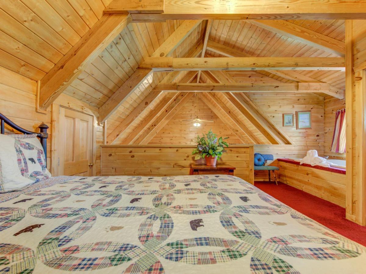 Bear Tracks, 2 Bedrooms, Hot Tub, Fireplace, Wifi, Jetted Tub, Sleeps 6 Gatlinburg Eksteriør billede