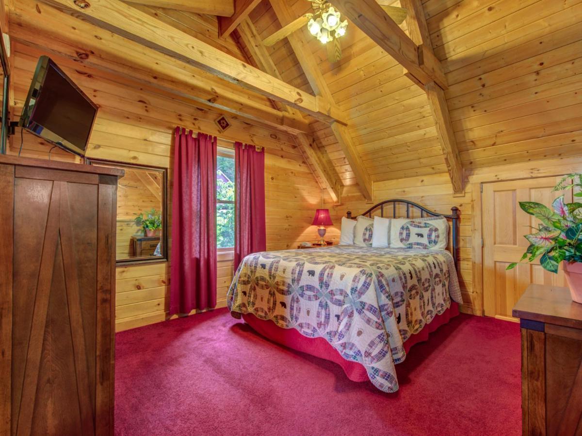 Bear Tracks, 2 Bedrooms, Hot Tub, Fireplace, Wifi, Jetted Tub, Sleeps 6 Gatlinburg Eksteriør billede