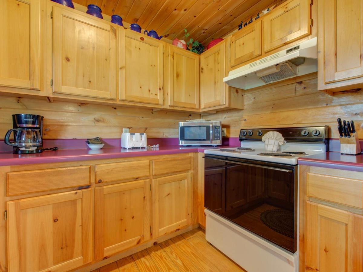 Bear Tracks, 2 Bedrooms, Hot Tub, Fireplace, Wifi, Jetted Tub, Sleeps 6 Gatlinburg Eksteriør billede