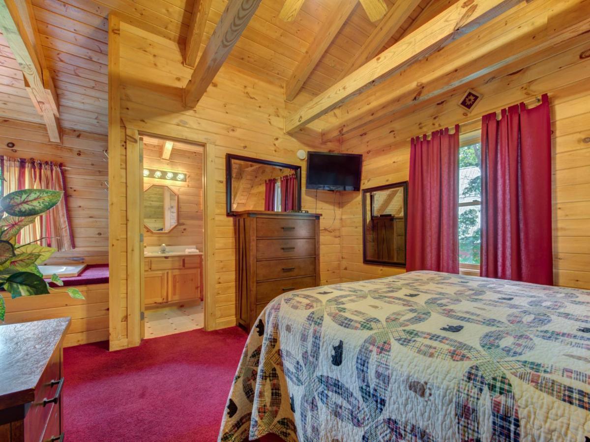 Bear Tracks, 2 Bedrooms, Hot Tub, Fireplace, Wifi, Jetted Tub, Sleeps 6 Gatlinburg Eksteriør billede
