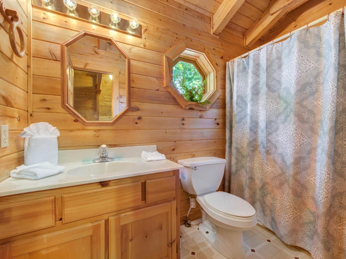 Bear Tracks, 2 Bedrooms, Hot Tub, Fireplace, Wifi, Jetted Tub, Sleeps 6 Gatlinburg Eksteriør billede