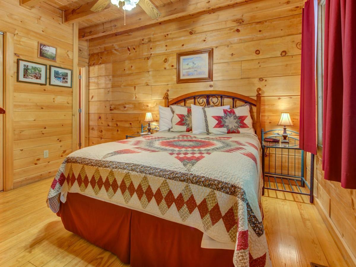 Bear Tracks, 2 Bedrooms, Hot Tub, Fireplace, Wifi, Jetted Tub, Sleeps 6 Gatlinburg Eksteriør billede