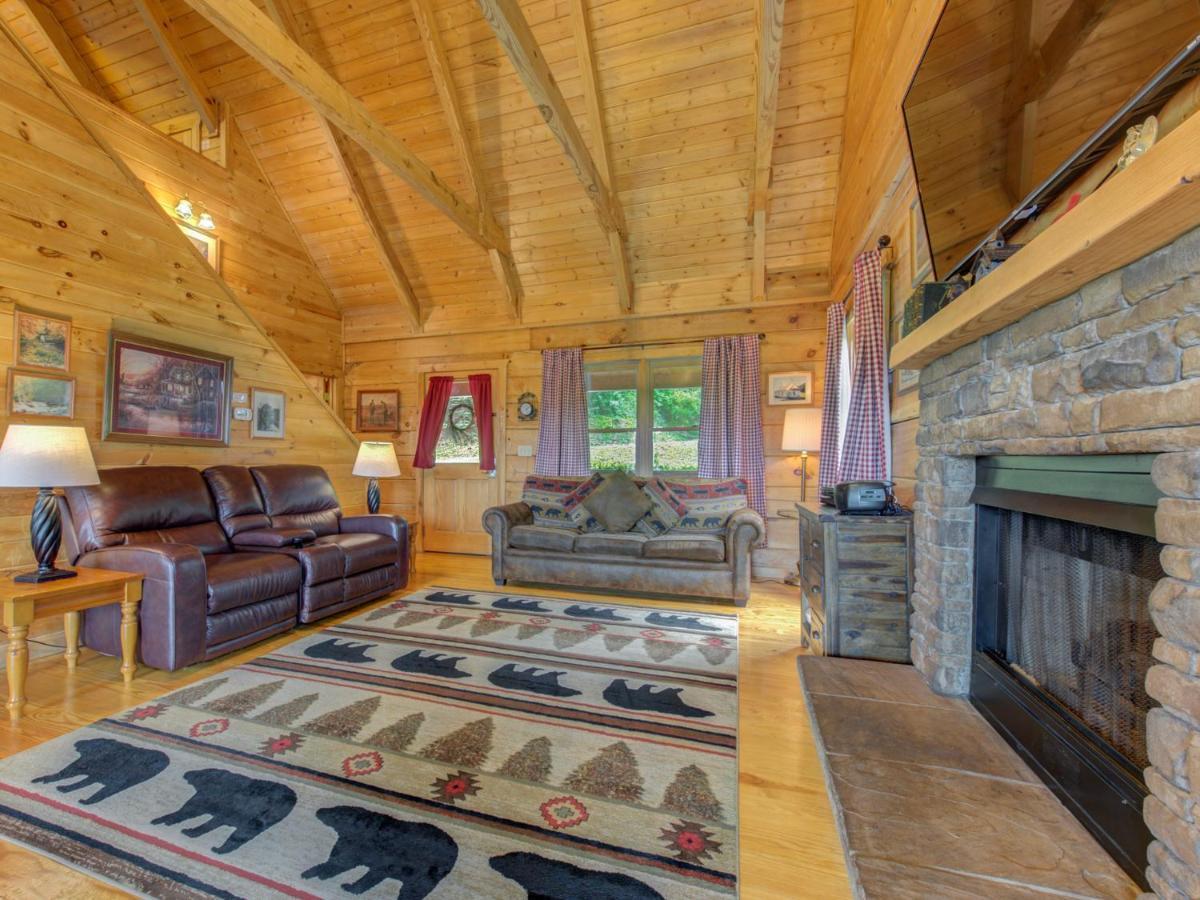 Bear Tracks, 2 Bedrooms, Hot Tub, Fireplace, Wifi, Jetted Tub, Sleeps 6 Gatlinburg Eksteriør billede