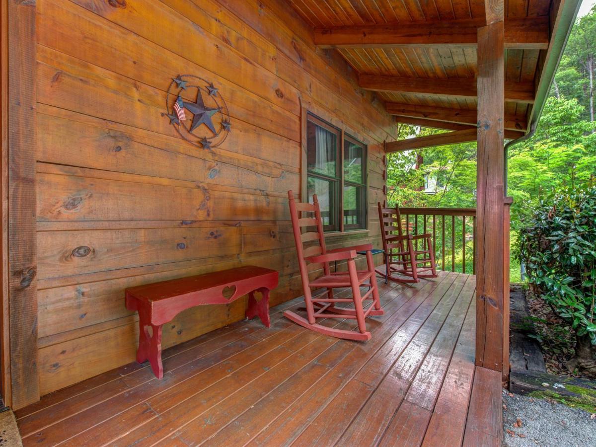Bear Tracks, 2 Bedrooms, Hot Tub, Fireplace, Wifi, Jetted Tub, Sleeps 6 Gatlinburg Eksteriør billede