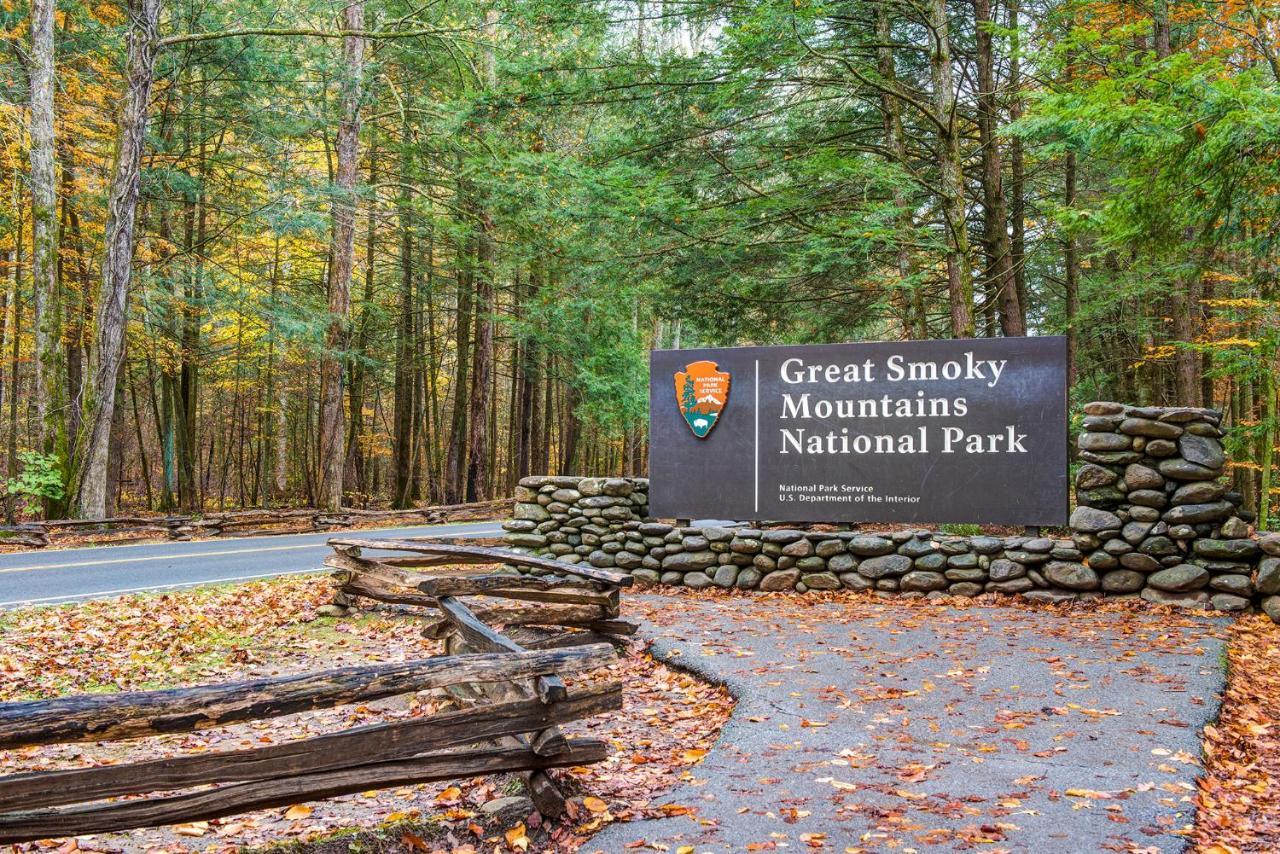 Bear Tracks, 2 Bedrooms, Hot Tub, Fireplace, Wifi, Jetted Tub, Sleeps 6 Gatlinburg Eksteriør billede