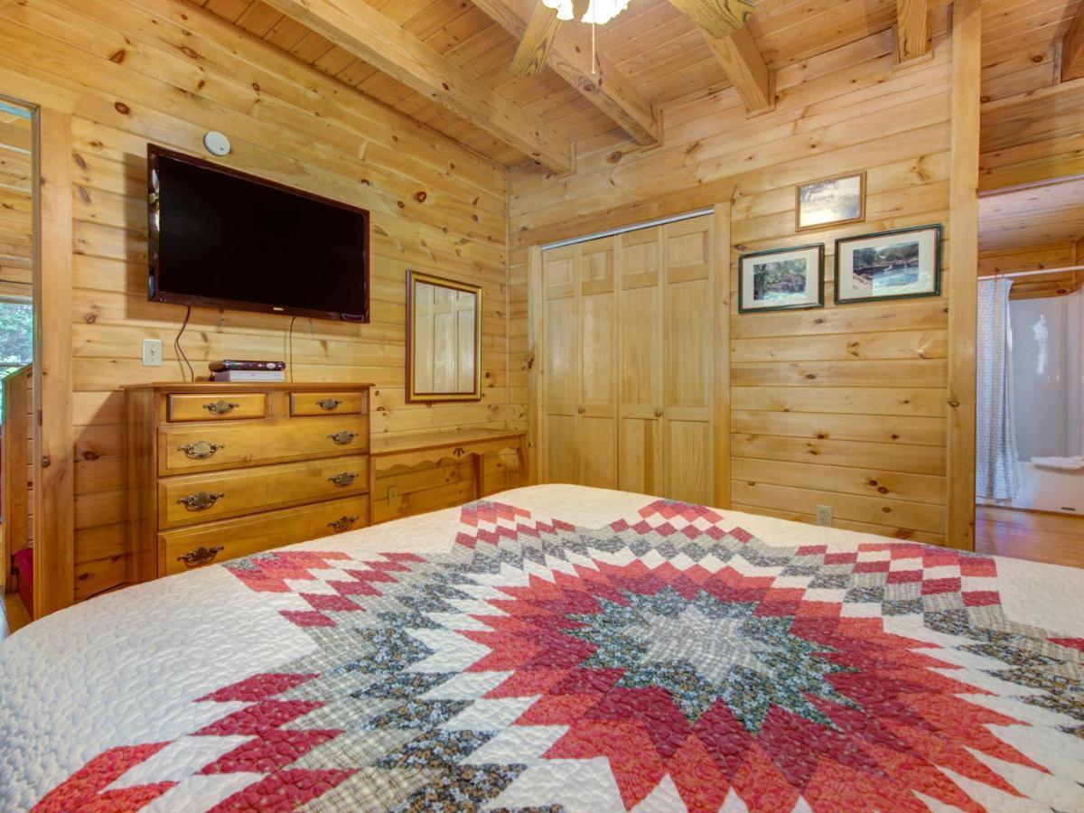 Bear Tracks, 2 Bedrooms, Hot Tub, Fireplace, Wifi, Jetted Tub, Sleeps 6 Gatlinburg Eksteriør billede